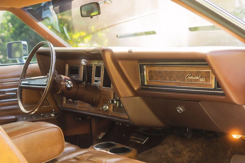 Lincoln-Mark-iv-1973-Black-Tan-24