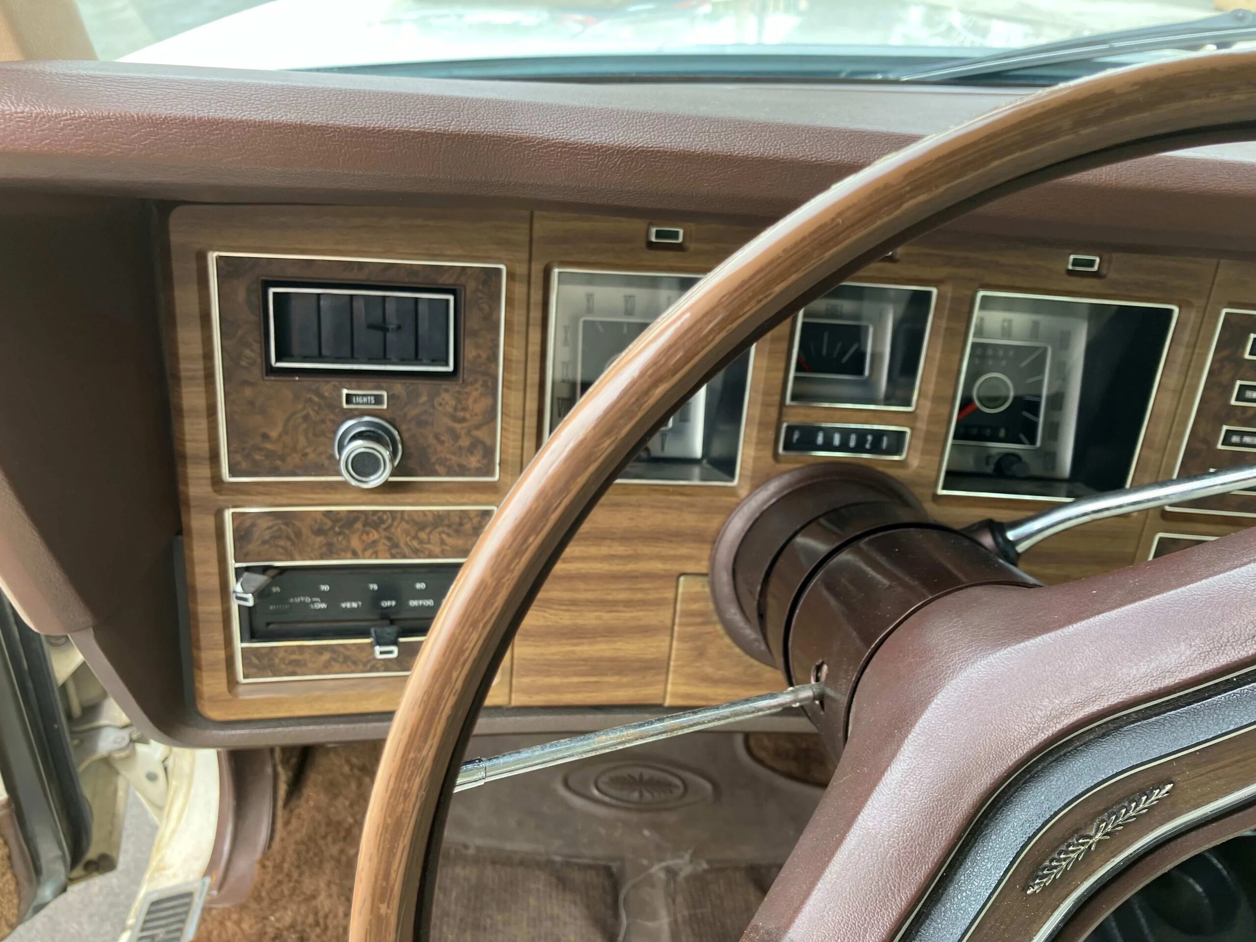 Lincoln-Mark-iv-1973-White-White-13