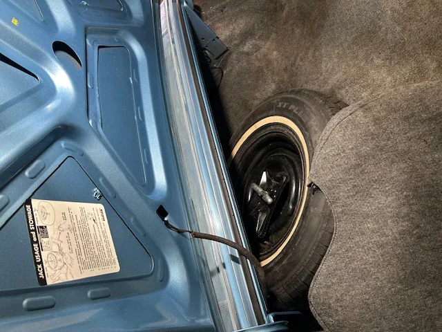 Lincoln-Mark-v-1977-Blue-Blue-22