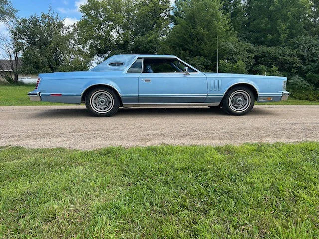 Lincoln-Mark-v-1977-Blue-Blue-3