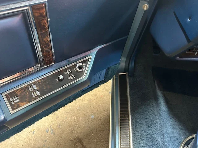 Lincoln-Mark-v-1977-Blue-Blue-5