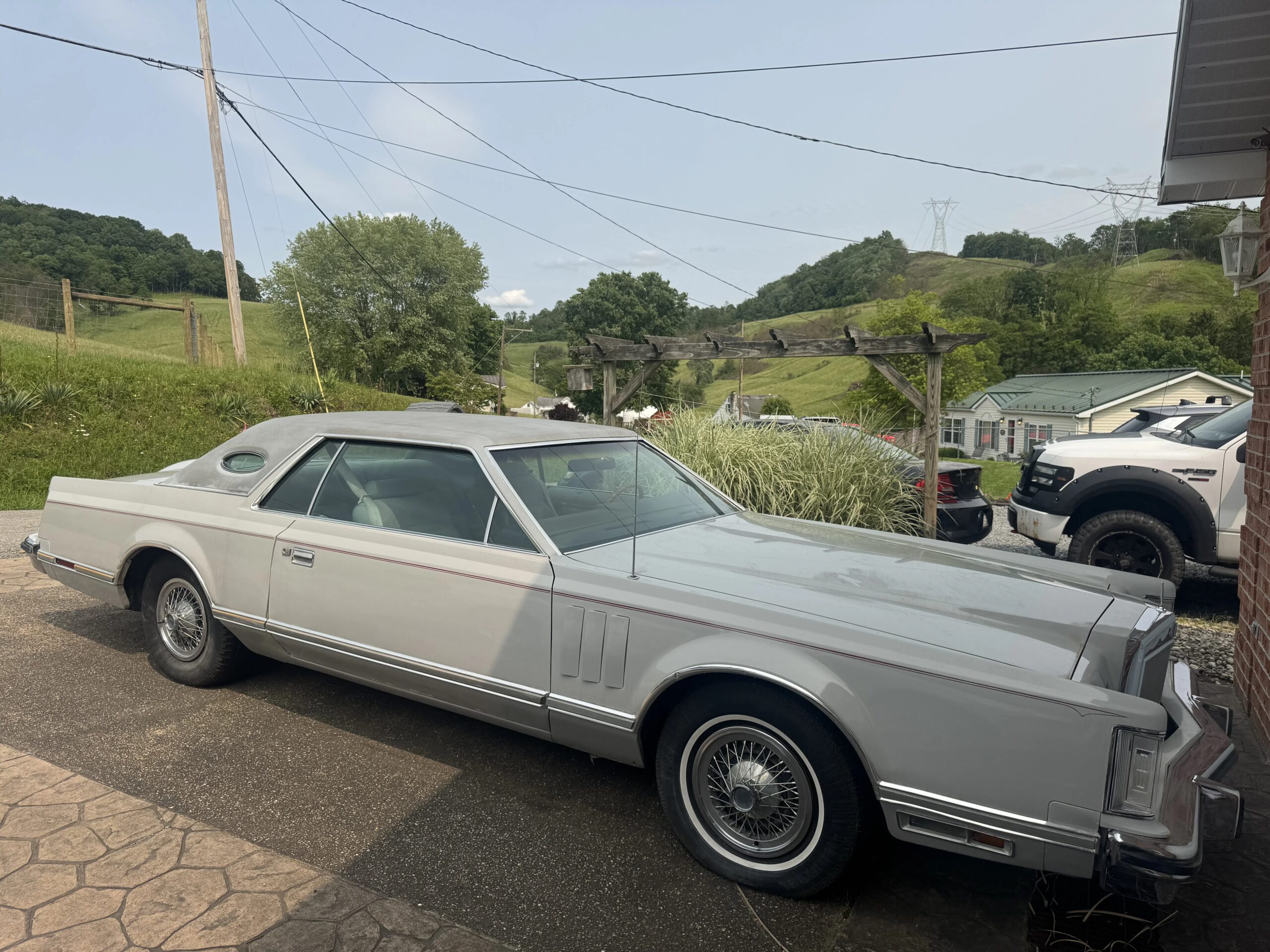 Lincoln-Mark-v-1978-Gray-Gray-1