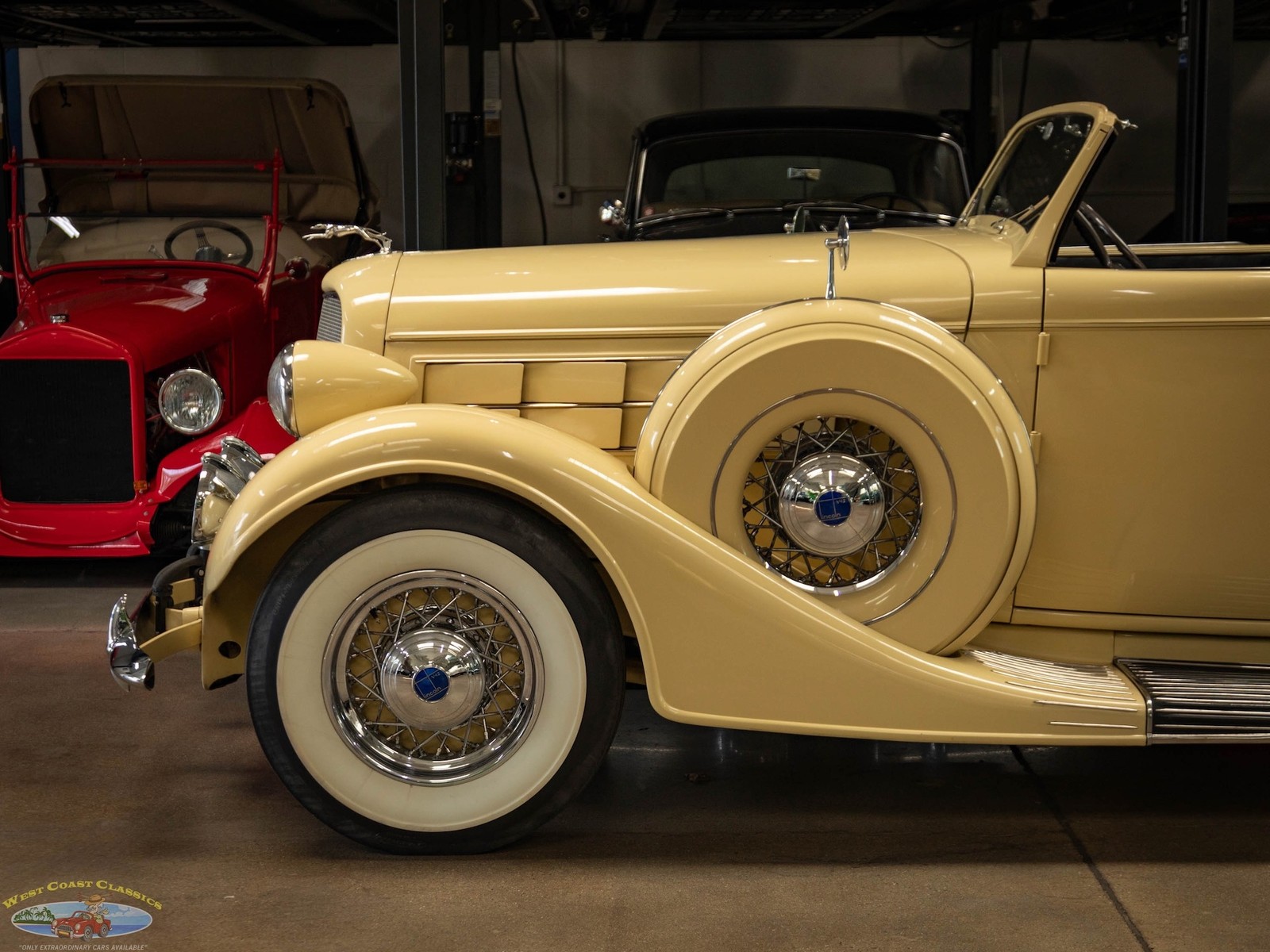 Lincoln-Model-K-V12-Le-Baron-Roadster-1935-2-Door-Roadster-Convertible-4