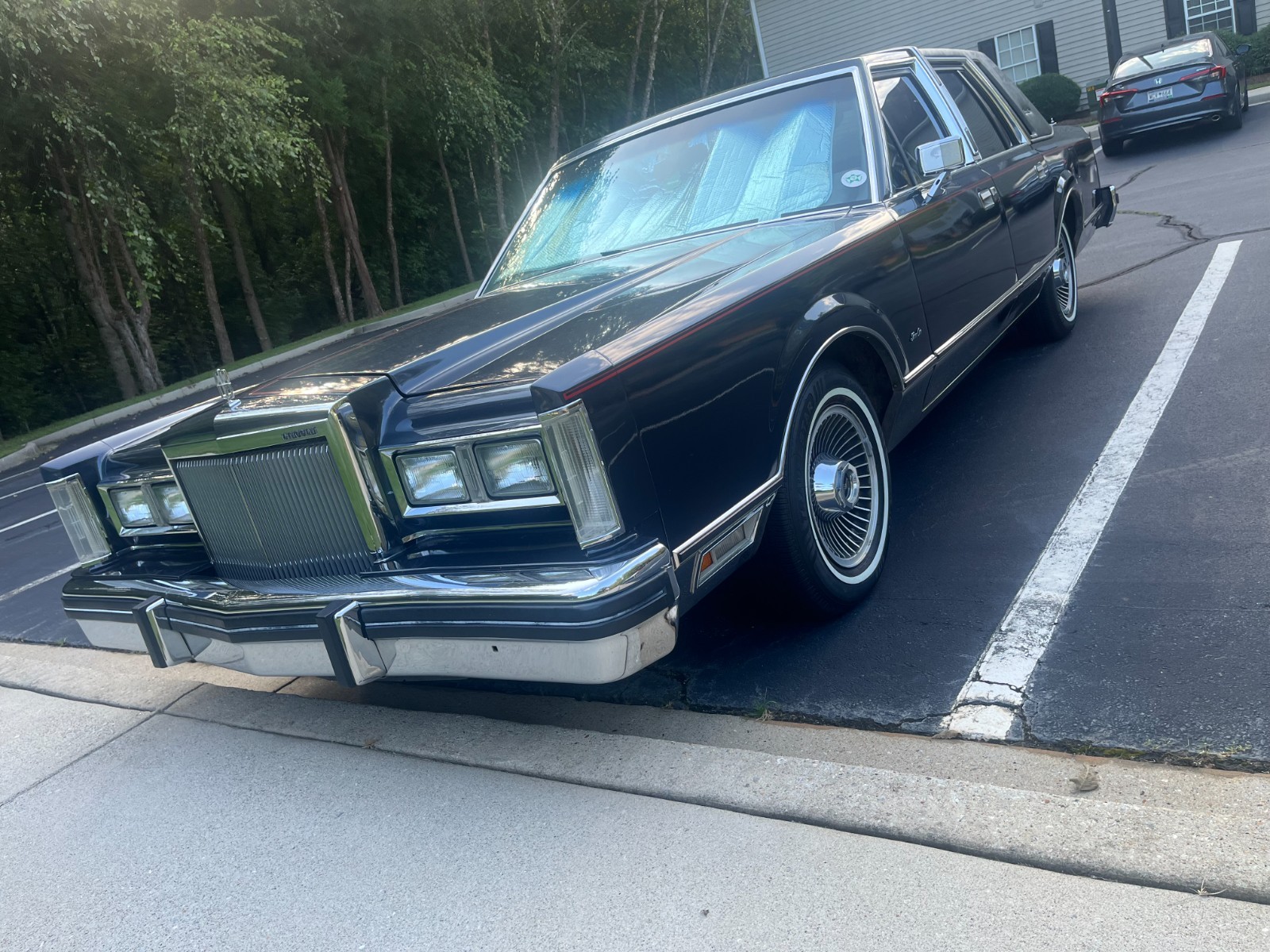 Lincoln-Town-Car-1984-Sedan-1