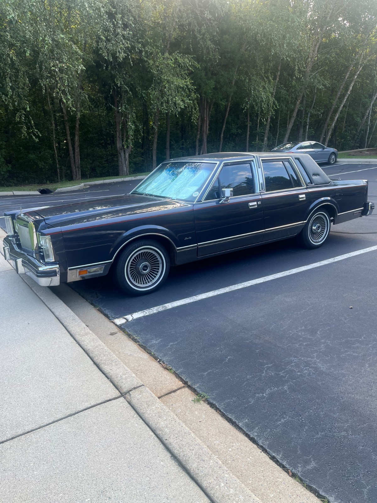 Lincoln Town Car 1984 Sedan