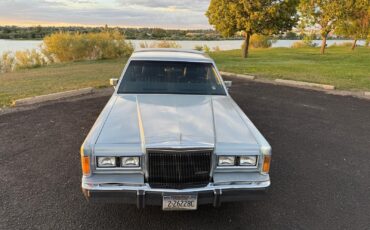Lincoln-Town-Car-1989-Sedan-1