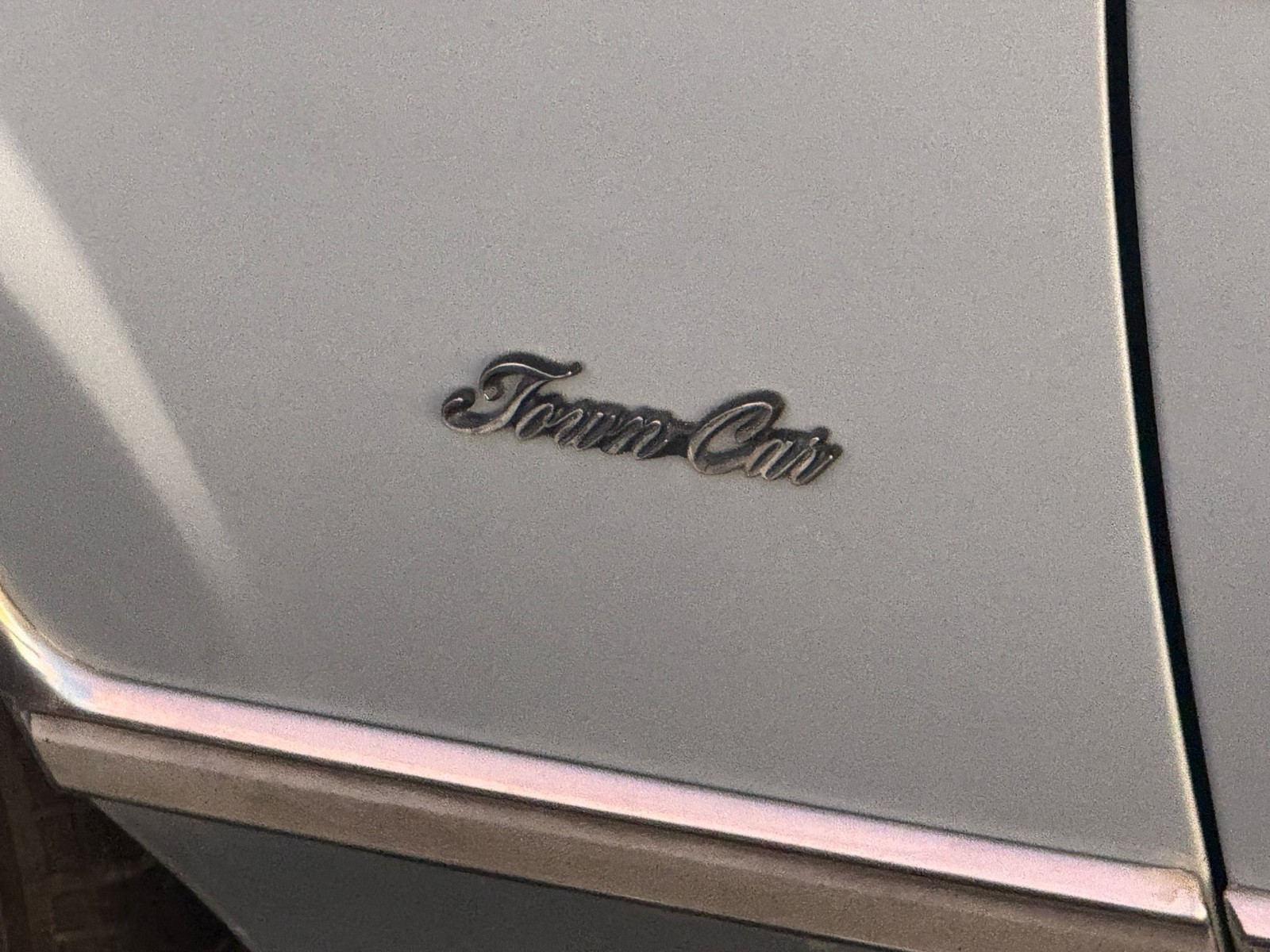 Lincoln-Town-Car-1989-Sedan-10