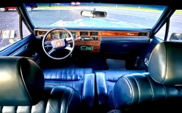 Lincoln-Town-Car-1989-Sedan-12