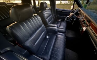Lincoln-Town-Car-1989-Sedan-14