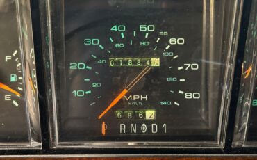 Lincoln-Town-Car-1989-Sedan-16