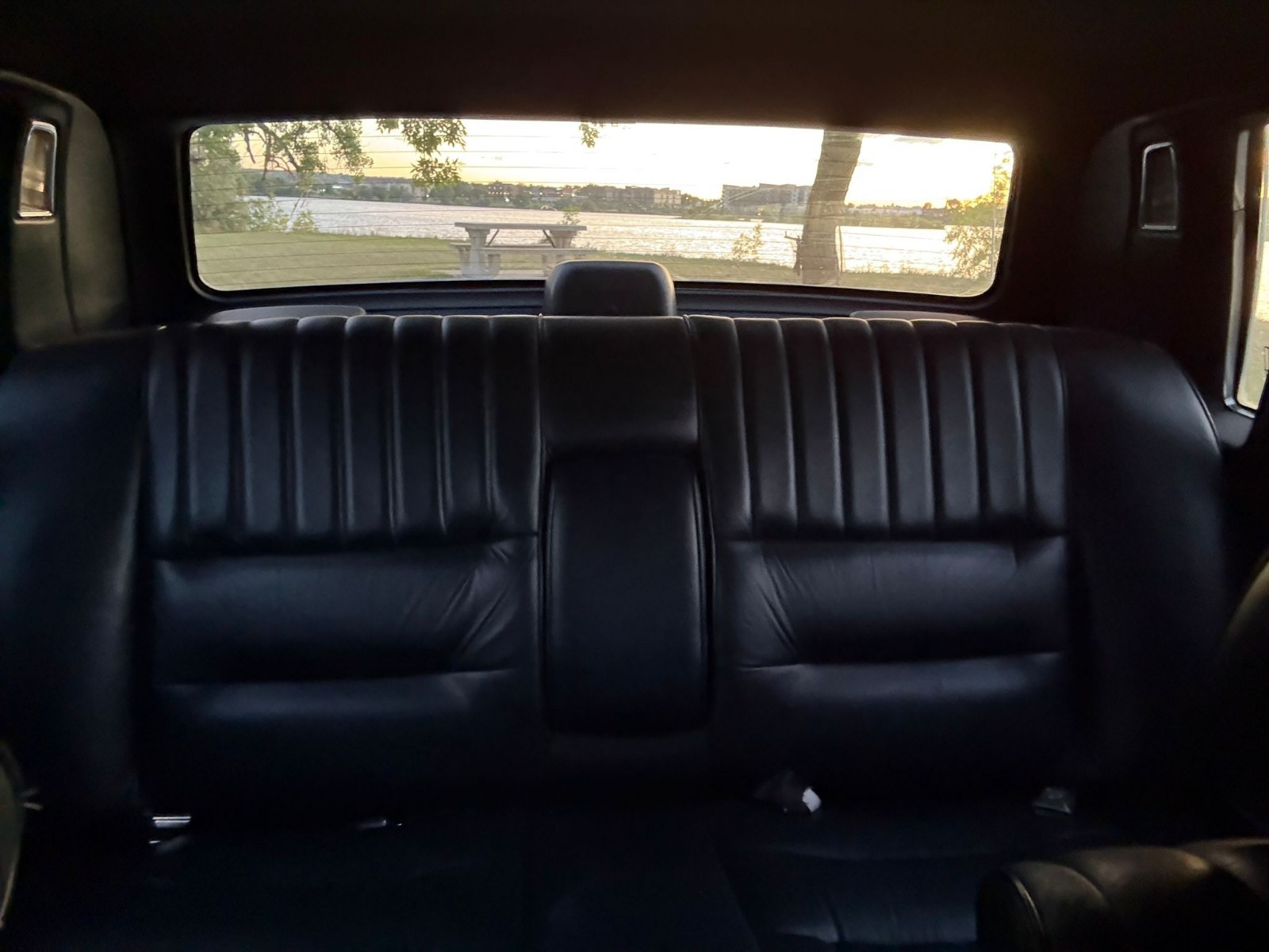 Lincoln-Town-Car-1989-Sedan-17