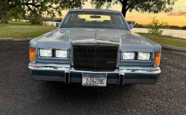 Lincoln-Town-Car-1989-Sedan-2