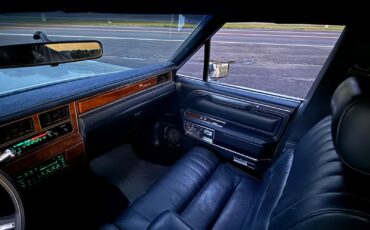 Lincoln-Town-Car-1989-Sedan-20