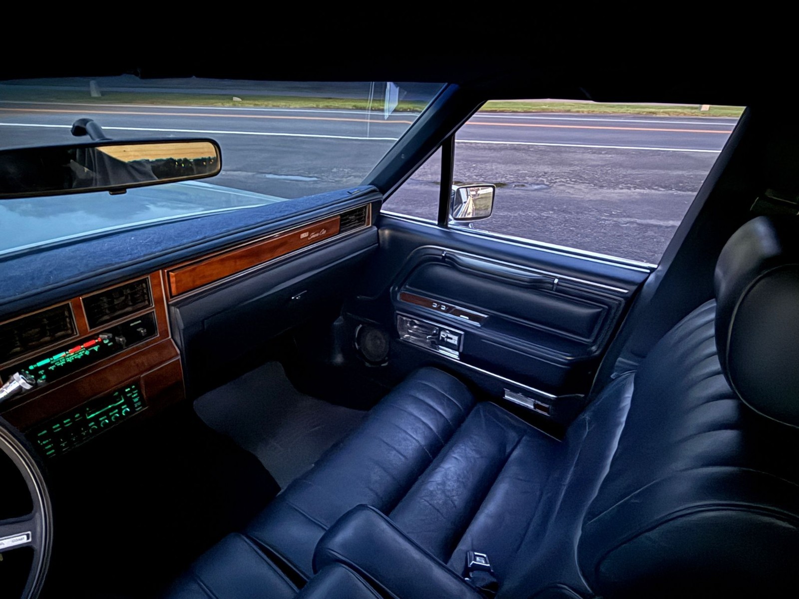 Lincoln-Town-Car-1989-Sedan-20