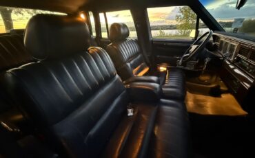Lincoln-Town-Car-1989-Sedan-22