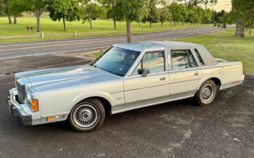 Lincoln-Town-Car-1989-Sedan-4