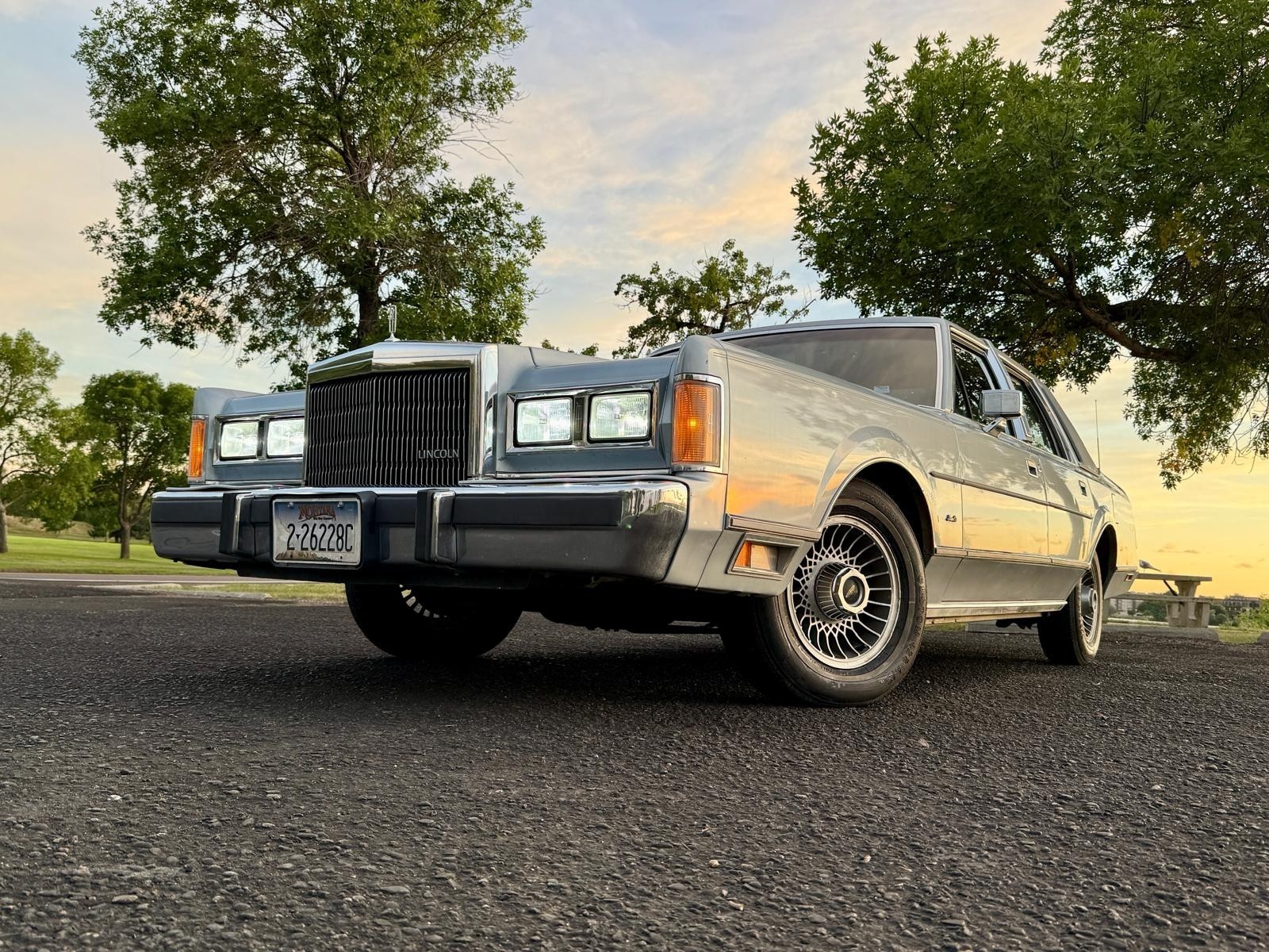 Lincoln-Town-Car-1989-Sedan-6