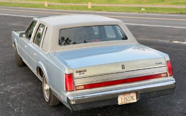 Lincoln-Town-Car-1989-Sedan-7