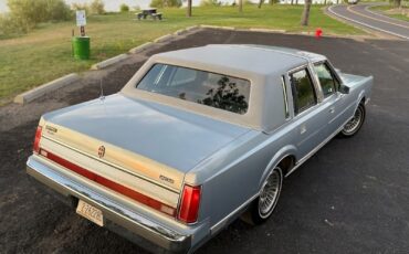 Lincoln-Town-Car-1989-Sedan-8