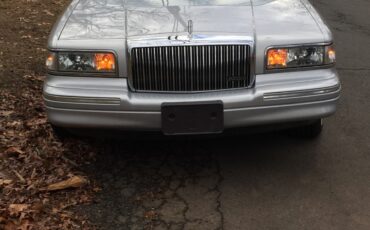 Lincoln-Town-Car-1996-Sedan-1