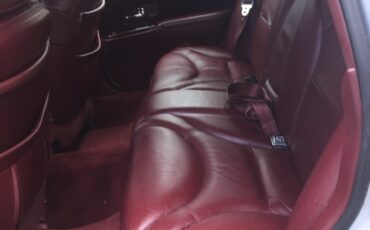 Lincoln-Town-Car-1996-Sedan-3
