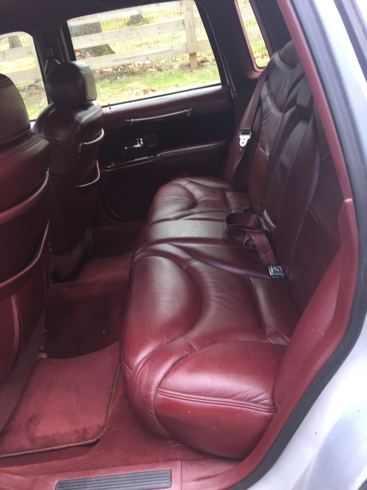 Lincoln-Town-Car-1996-Sedan-3