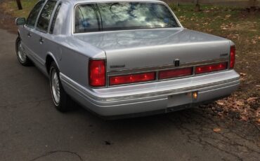 Lincoln-Town-Car-1996-Sedan-6