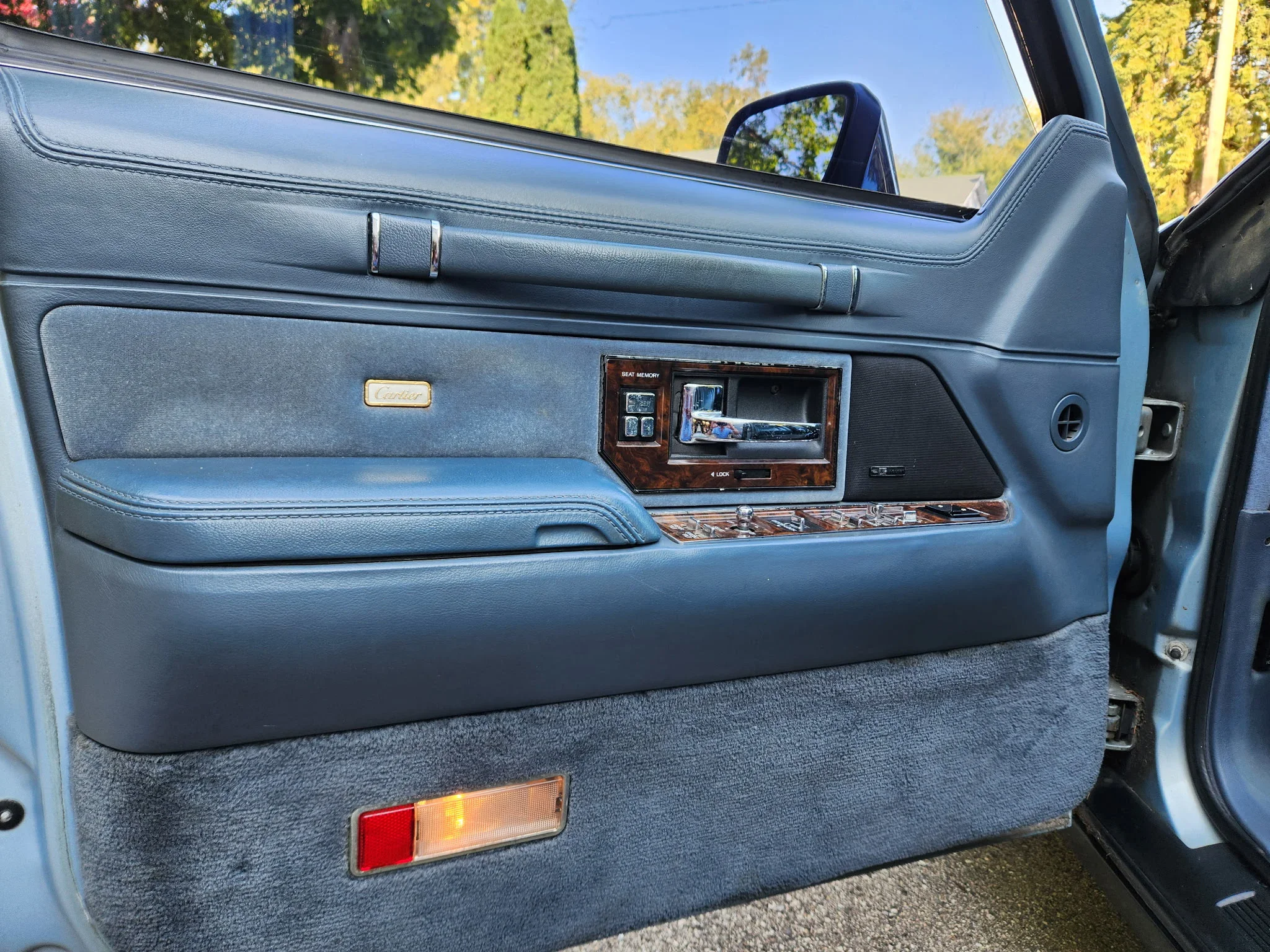 Lincoln-Town-car-cartier-1991-Blue-Blue-10