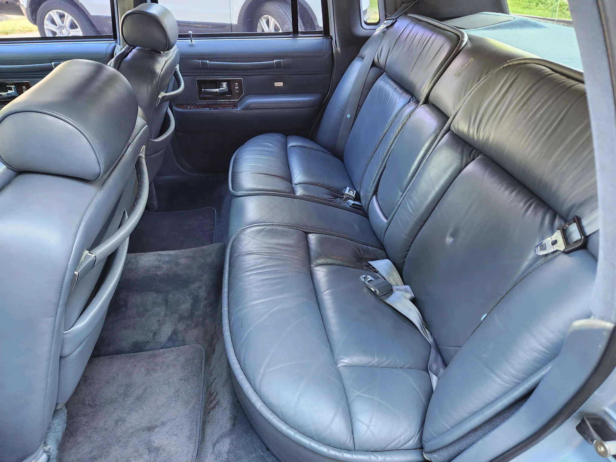 Lincoln-Town-car-cartier-1991-Blue-Blue-11
