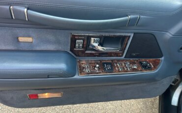 Lincoln-Town-car-cartier-1991-Blue-Blue-28
