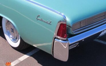 Lincoln-continental-1961-green-13