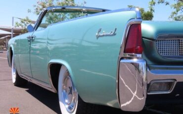Lincoln-continental-1961-green-14