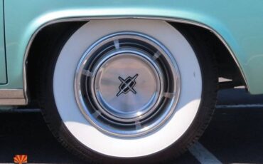 Lincoln-continental-1961-green-20