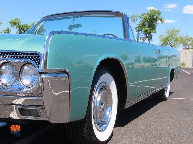 Lincoln-continental-1961-green-23