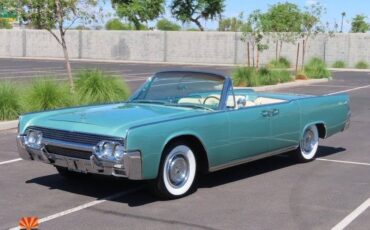 Lincoln-continental-1961-green-28