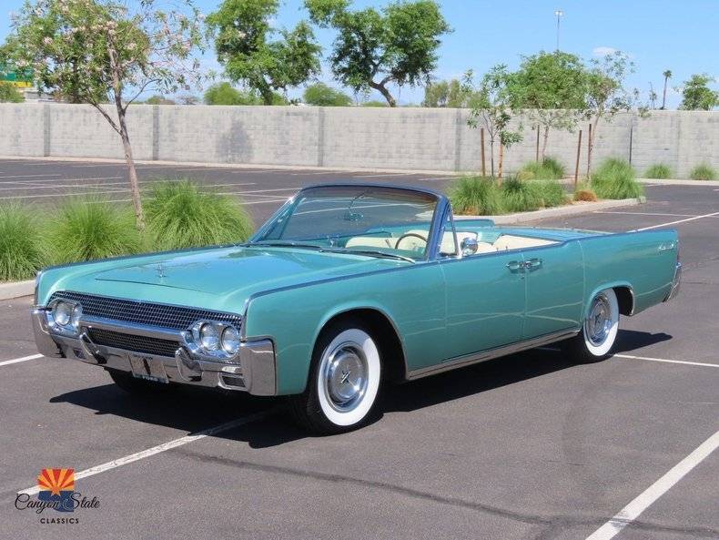 Lincoln-continental-1961-green-28