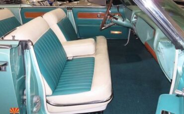 Lincoln-continental-1961-green-3