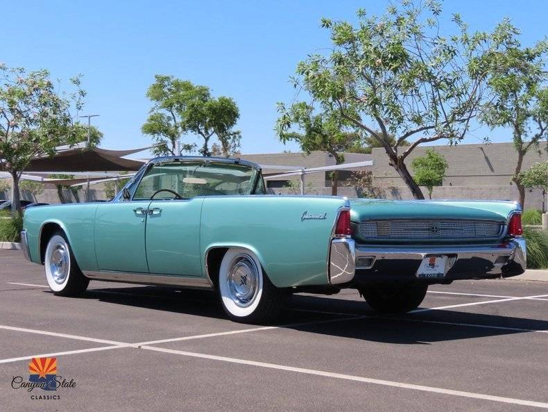 Lincoln-continental-1961-green-33