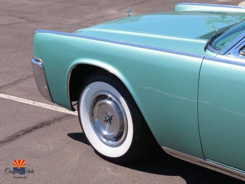 Lincoln-continental-1961-green-34