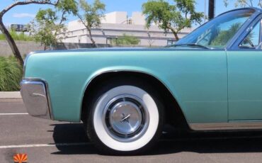Lincoln-continental-1961-green-39