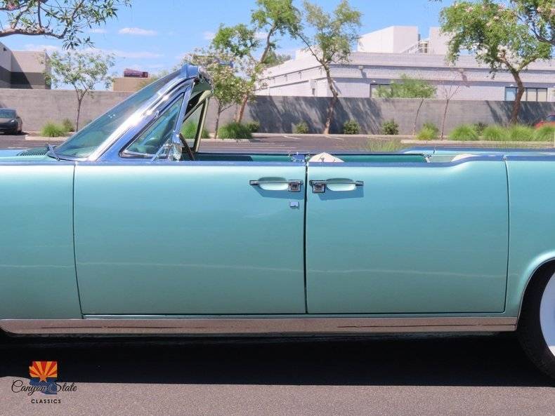 Lincoln-continental-1961-green-40