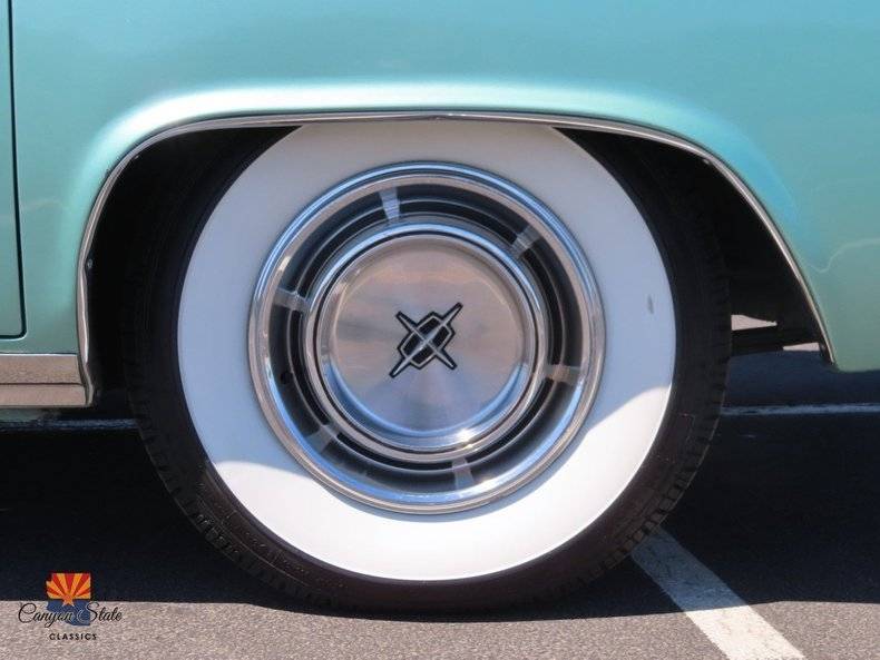 Lincoln-continental-1961-green-42