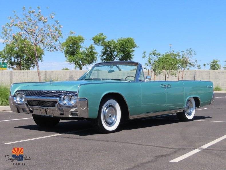 Lincoln-continental-1961-green-5