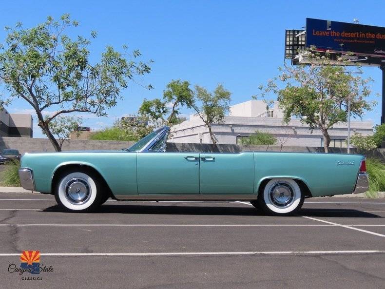 Lincoln-continental-1961-green-7