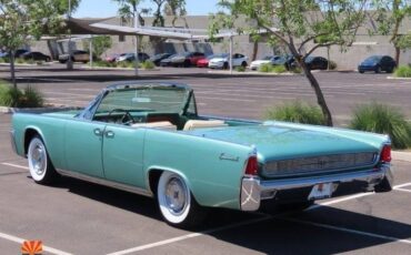 Lincoln-continental-1961-green-8
