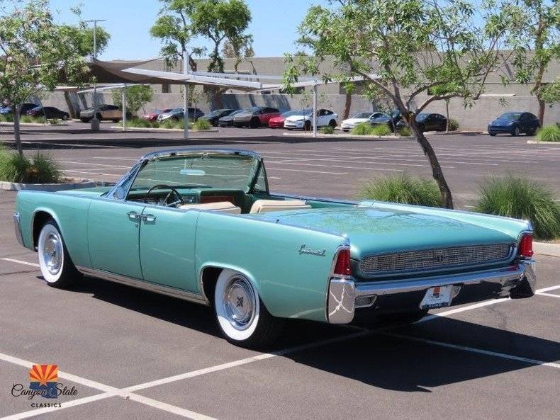 Lincoln-continental-1961-green-8