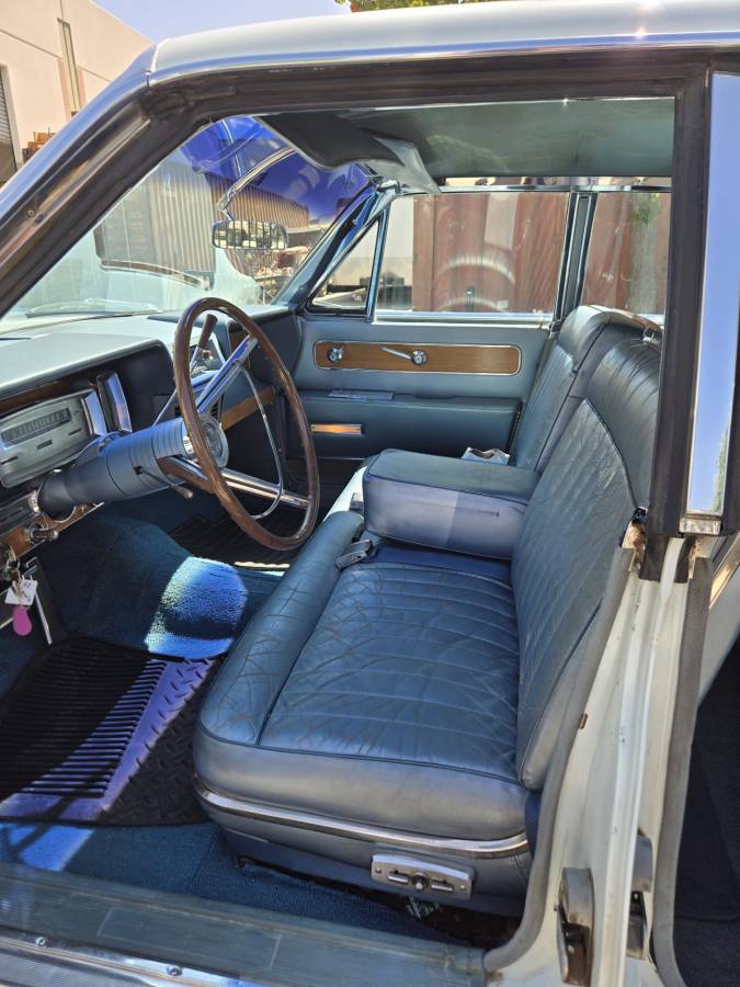Lincoln-continental-1962-white-8