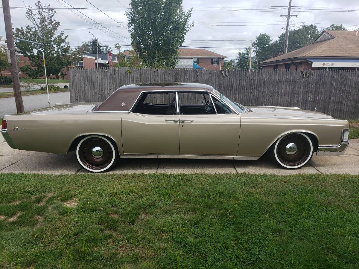 Lincoln-continental-1968-1