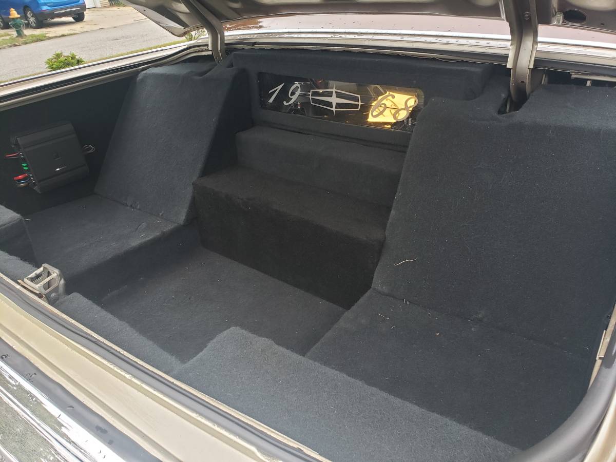 Lincoln-continental-1968-10