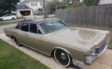 Lincoln-continental-1968-2